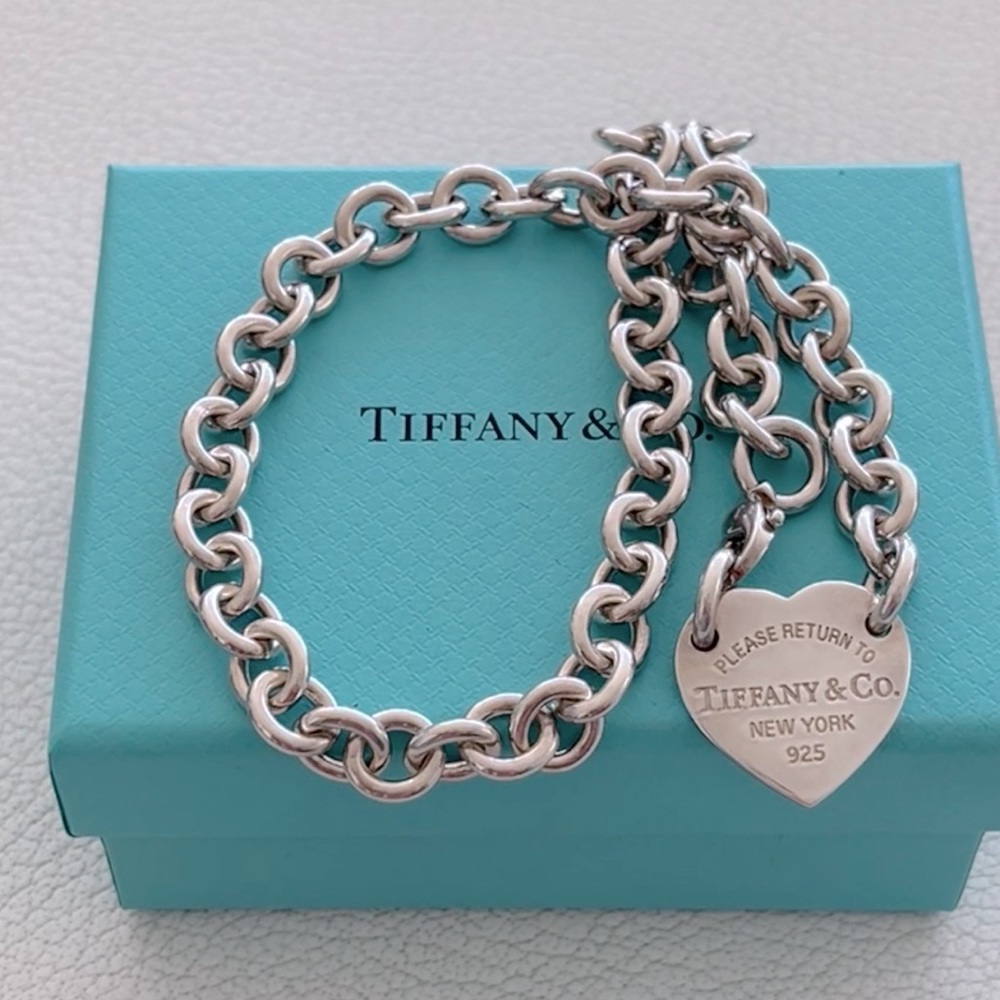 Authentic - Tiffany Heart Chain Chocker Necklace in sterling silver.
